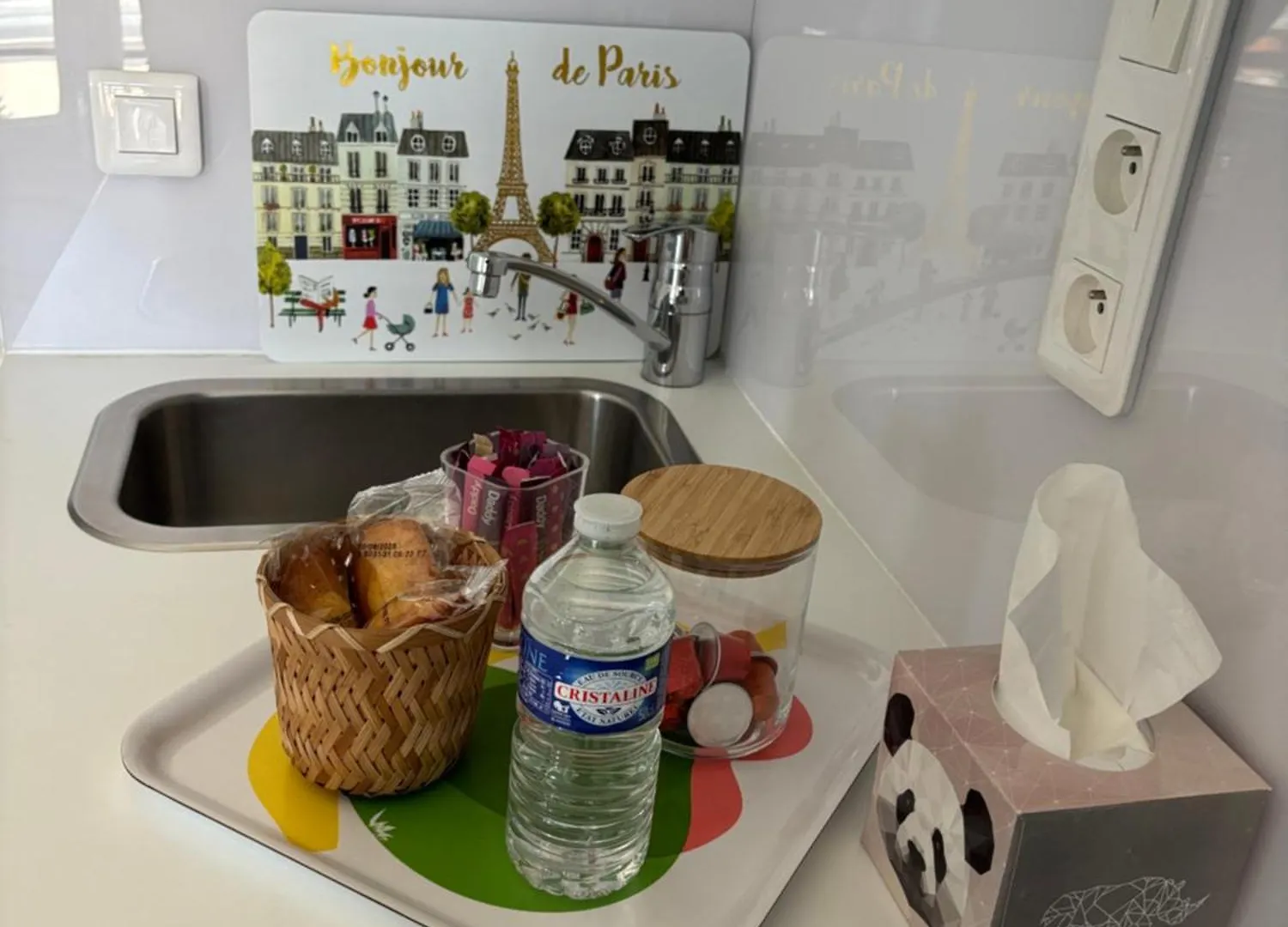 Parisian Cozy Studio: Batignolles Charm Near Landmarks Apartment Paris